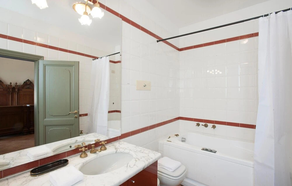 Beautiful Apartment in Pesaro With Wifi and 4 Bedrooms