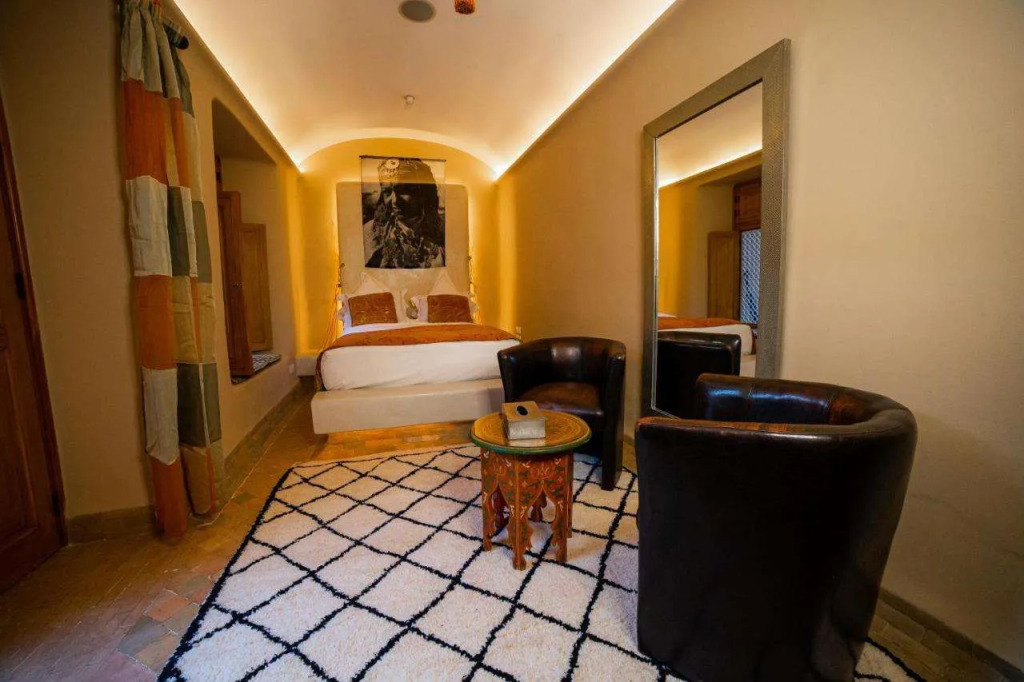 MAISON MK Adults ONLY - Music Riad