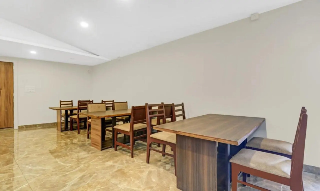 Treebo Darwesh Residency - 500m from Railway Station