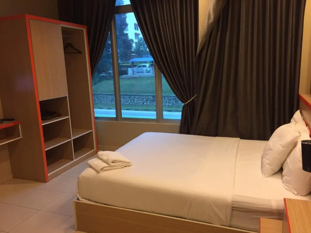 Orange Inn Hotel