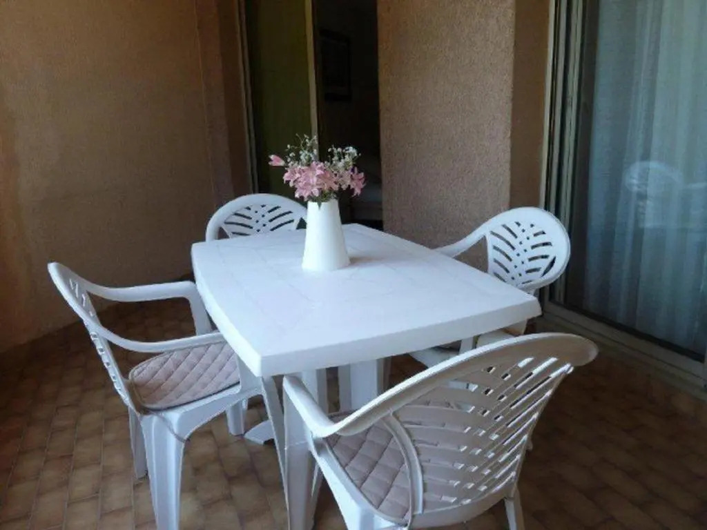 Appartement Hyères, 2 pièces, 4 personnes - FR-1-335-79
