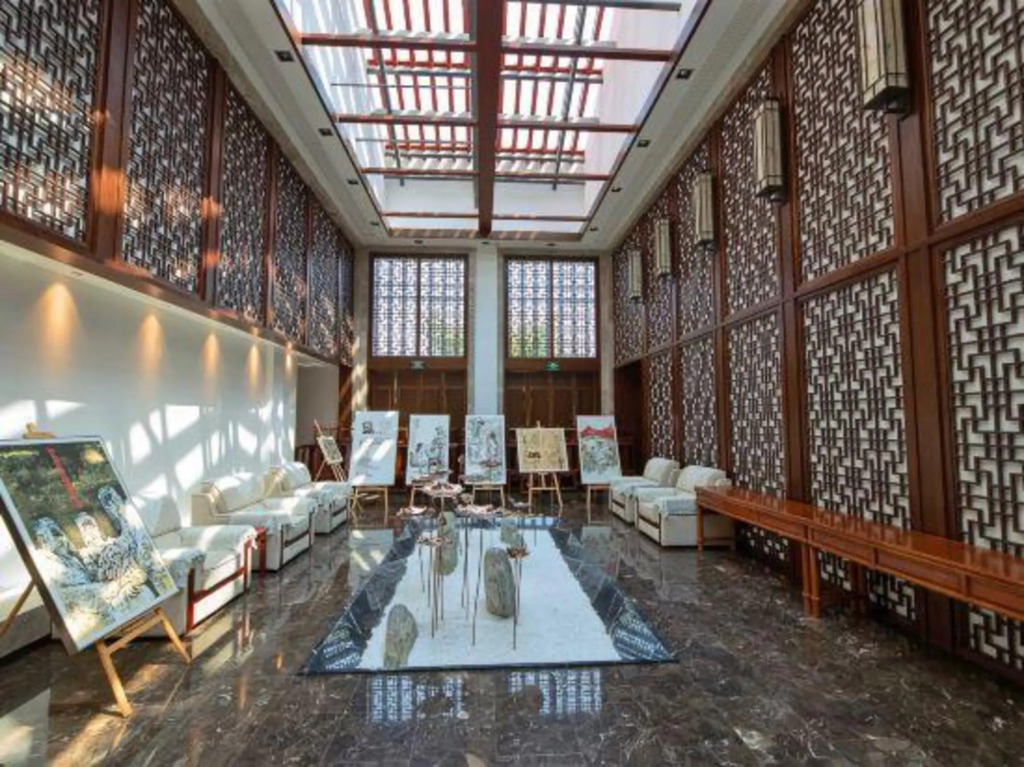 Yangzhou Slender West Lake National Medical College Heyi Hotel