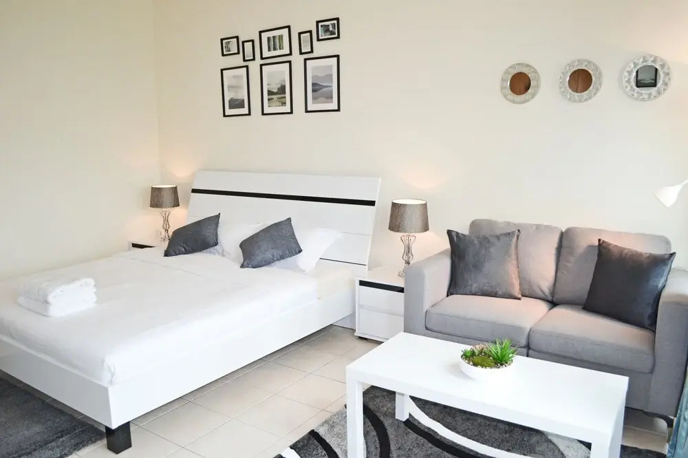 SND - Bright and Spacious Studio