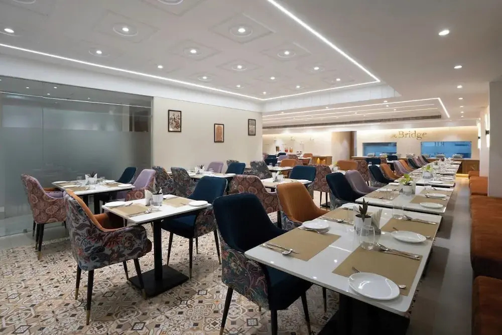 Clarks Inn Suites Agra Near Tajmahal