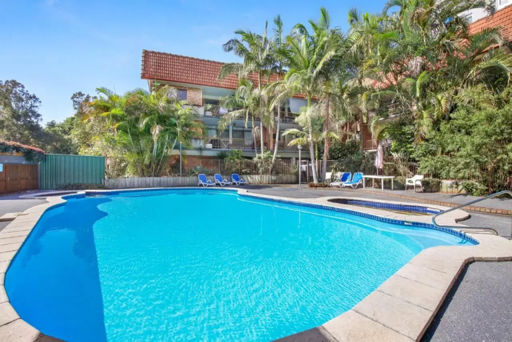 Hawaiian Gardens - Unit 6