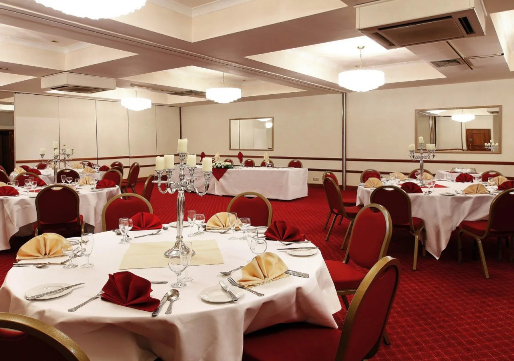 Mercure Chester North Woodhey House Hotel