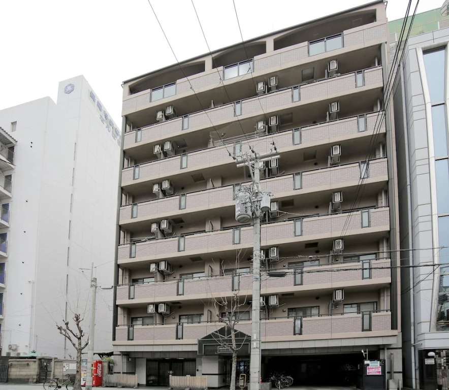 Grand Court Namba 305