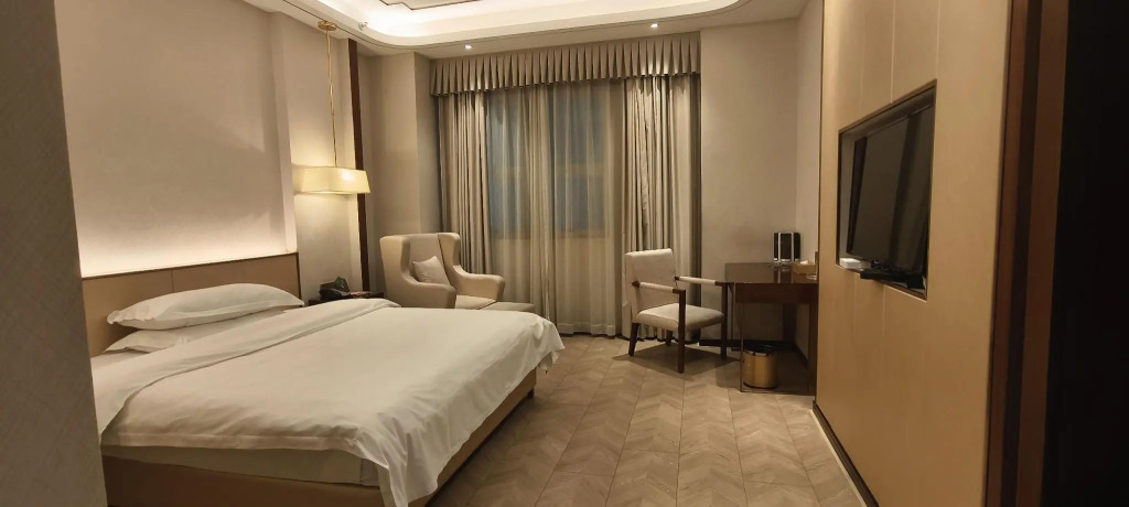 Fuye Holiday Hotel