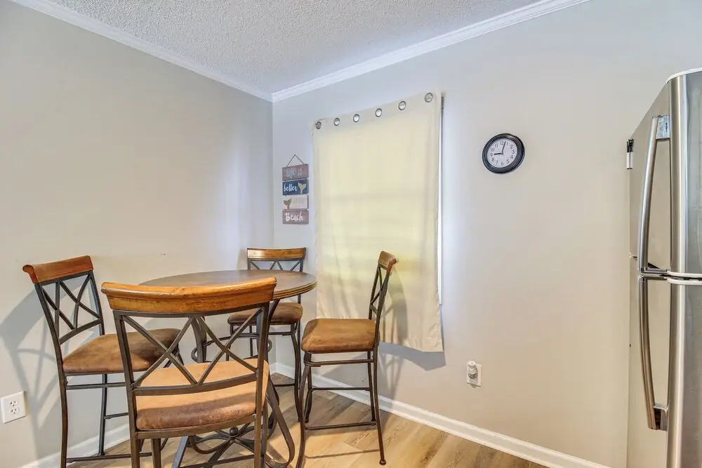 Walk to Ocean: North Topsail Beach Gem w/ Balcony!