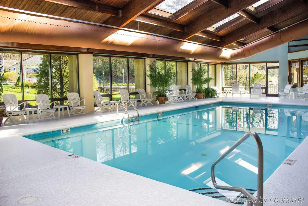 Meadowbrook Inn
