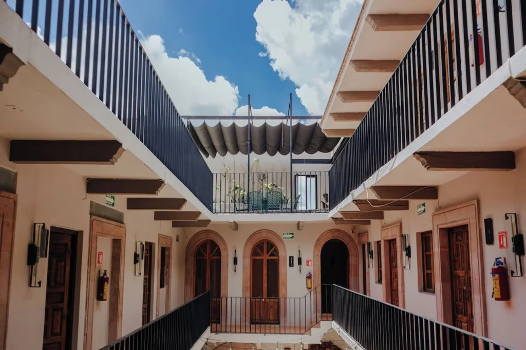 Mikaella Hotel