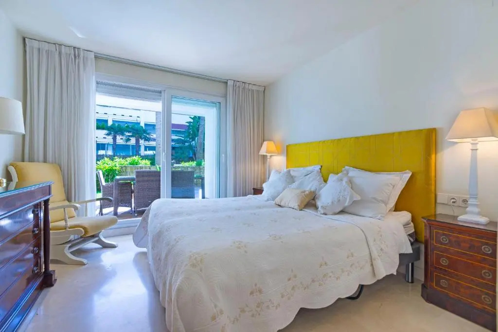 2018 Las Canas beach, first line beach, Marbella golden mile