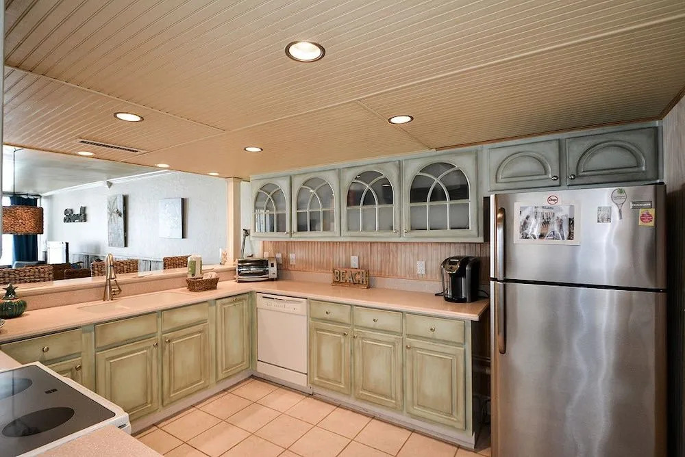 2082 Shoreline Condo