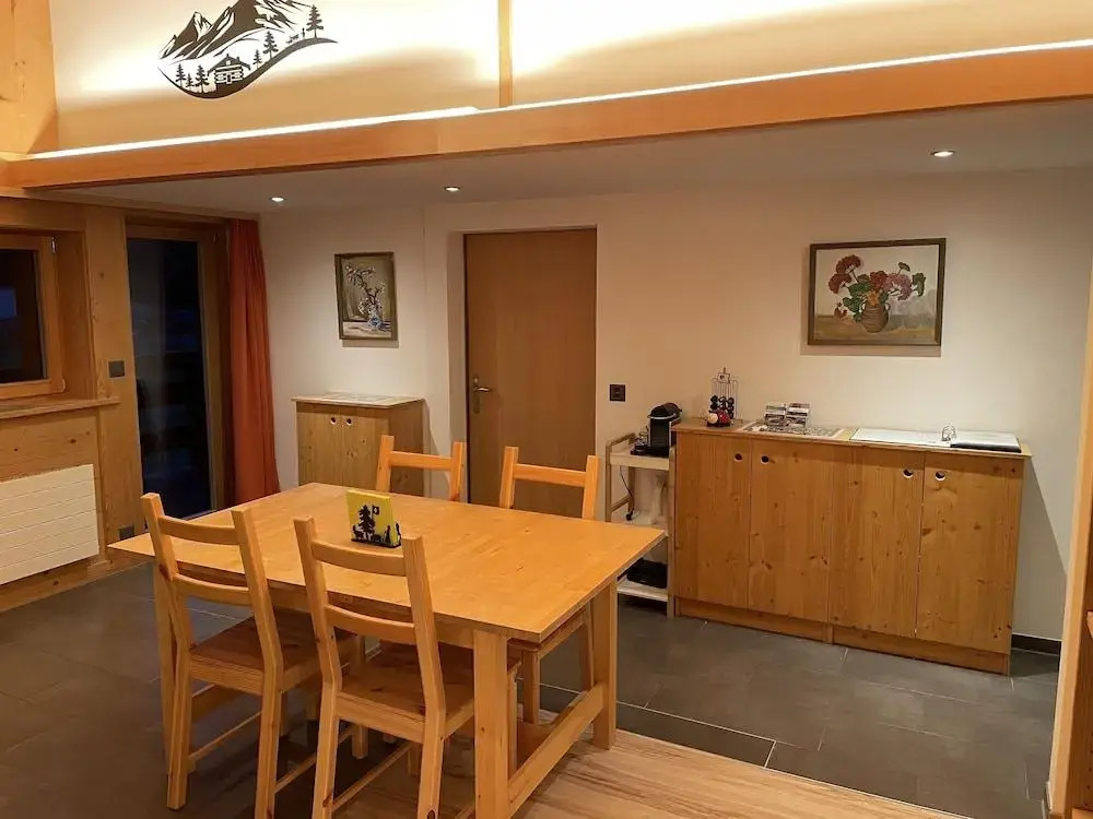 Alpenchalet Weidhaus Gstaad - Dachwohnung - Studio - Stockbettzimmer