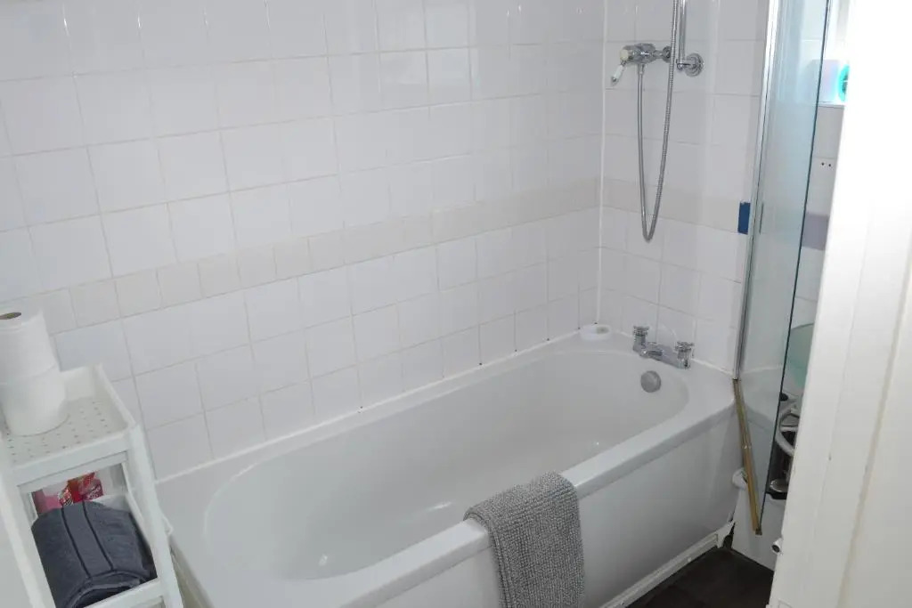 Ruby Retreat - Entire House - WiFi - 4 Bed - Garden - Maidstone Town
