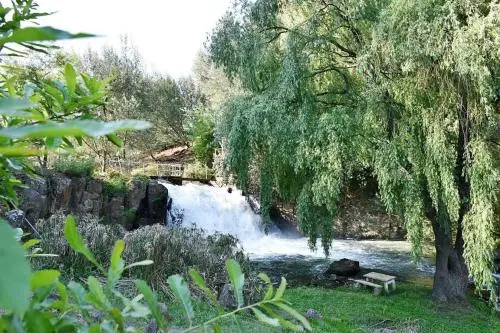 The Falls Cottages