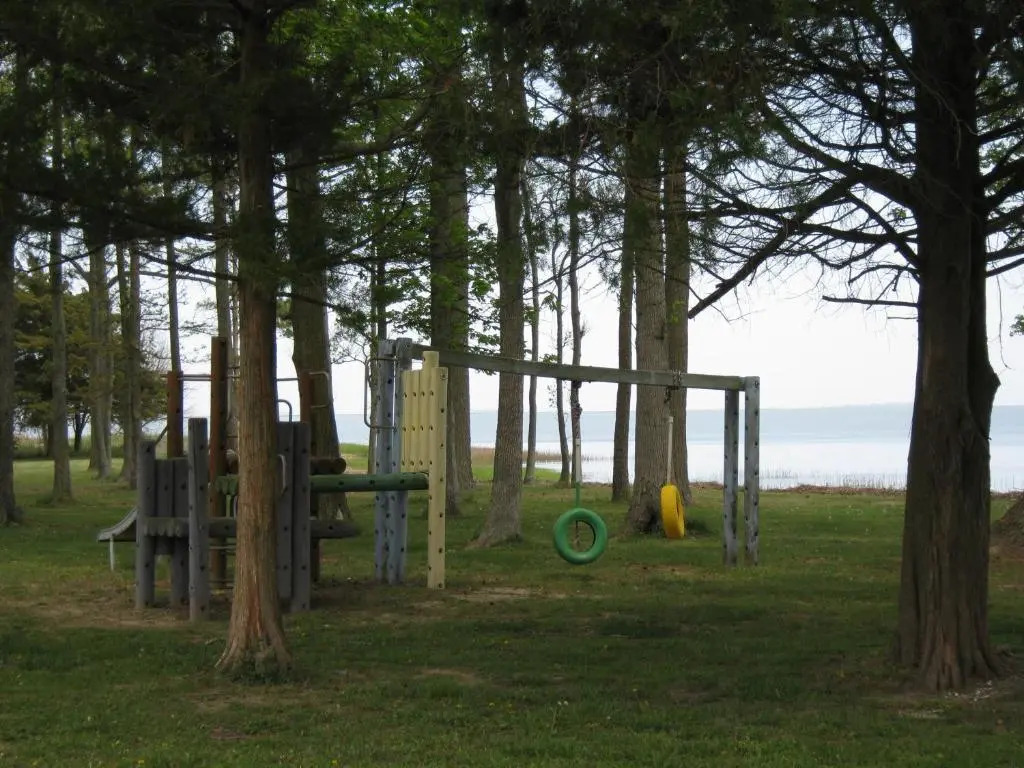 Virginia Landing Camping Resort Cabin 19