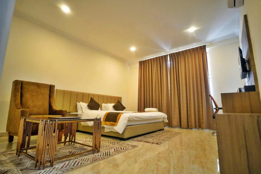 ECKO Sterling Inn Near Bangalore International Airport