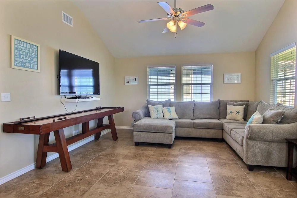 The Coast is Clear 3Br Home
