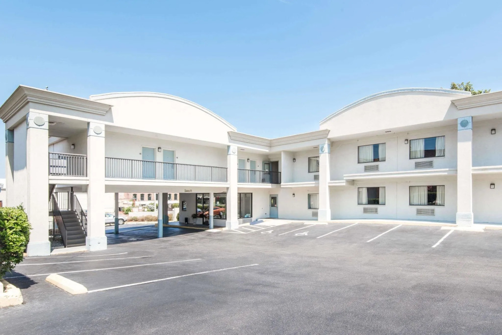 The Longleaf Hotel