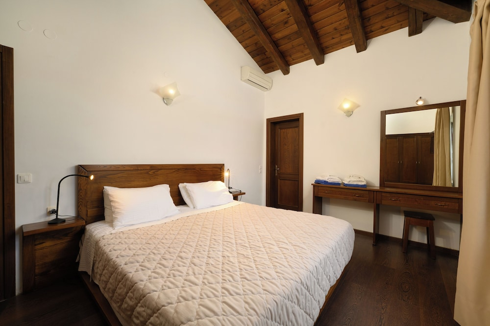 Mega Lithari Corfu Luxury Villas