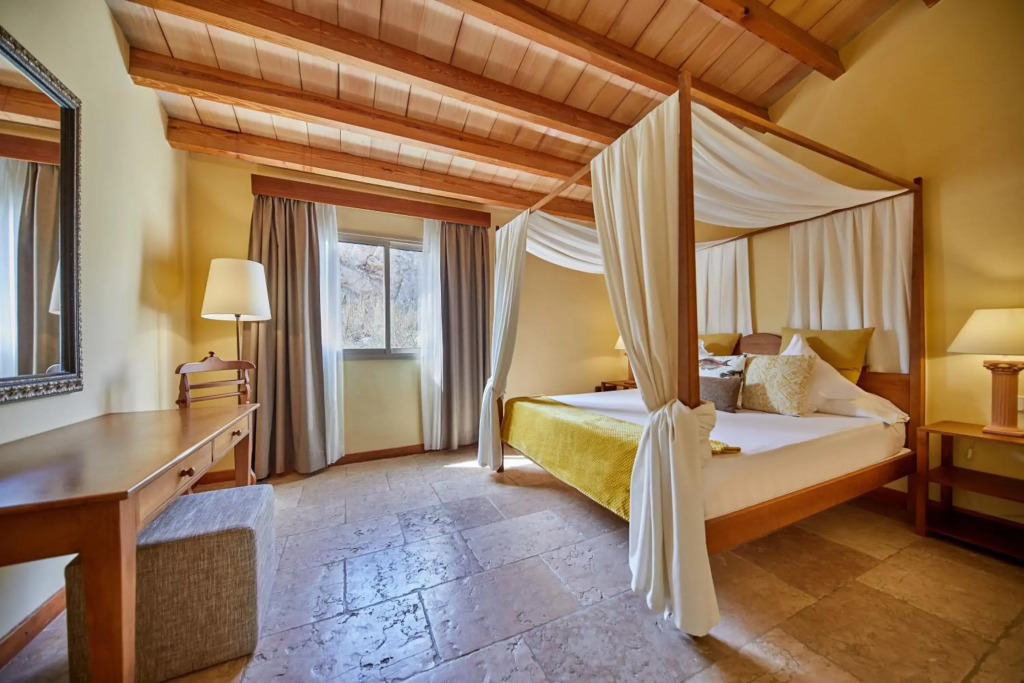Pula Suites Boutique Resort