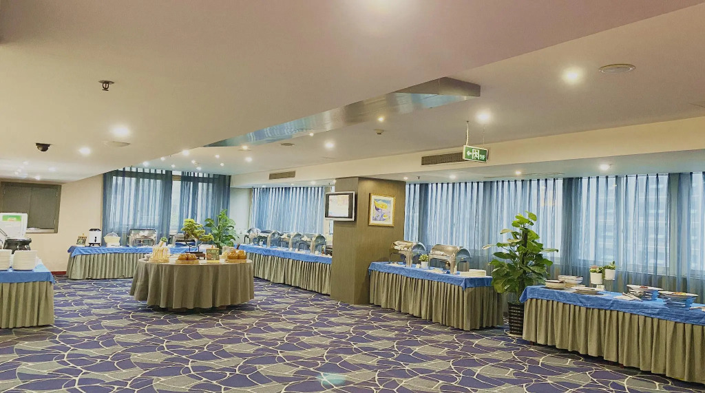 Rezen Kingtown Hotel (Chongqing Xinpaifang)