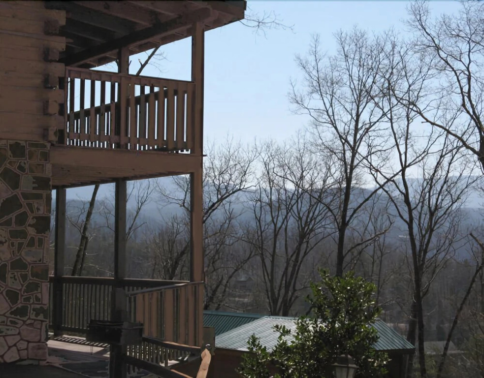 Big Sky Cabin - Two Bedroom Cabin