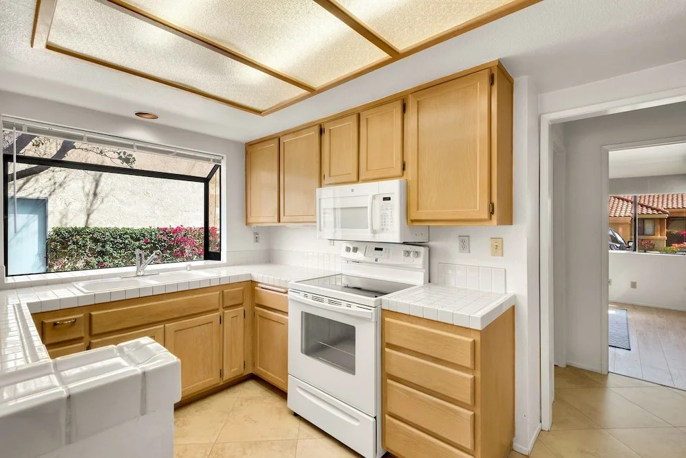 Elegant Fairway Condo #16-18 2 Bedrooms 2 Bathrooms Condo