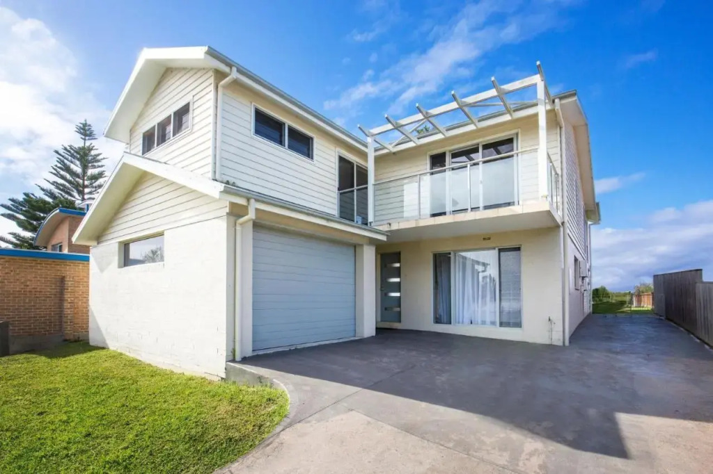 Watermans - Pet Friendly - 1 Min Walk to Beach