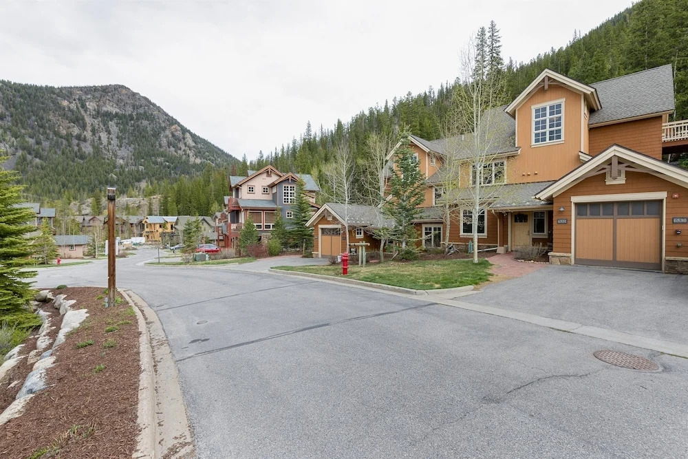 6531 Settlers Creek Townhomes 3 Bedroom Townhouse by Redawning