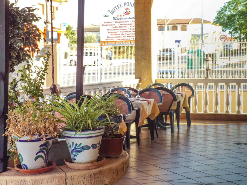 Hotel Poniente