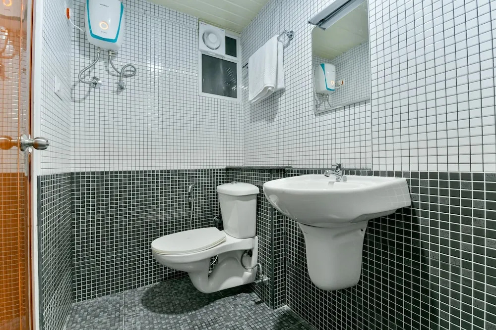OYO 16140 Home Exotic 1BHK Kakkanad