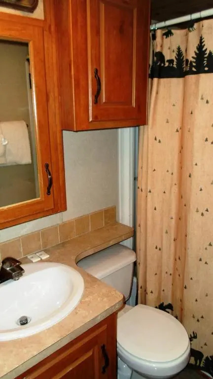 Cedar Pines Resort
