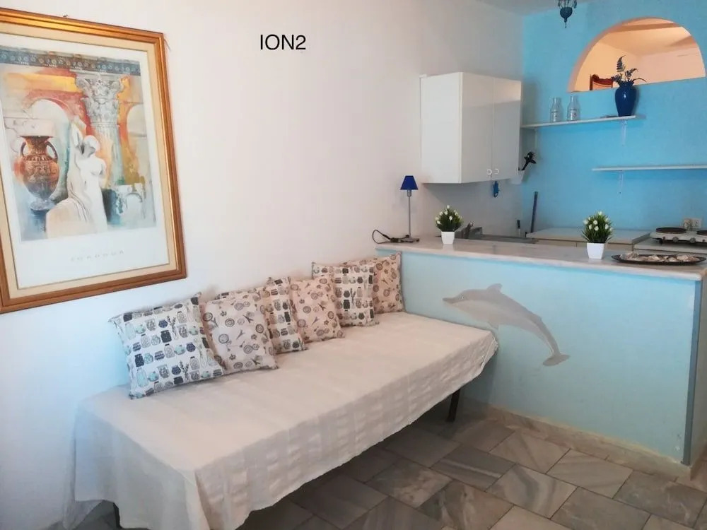Giannis Apartments