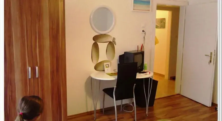 Apartment Leni