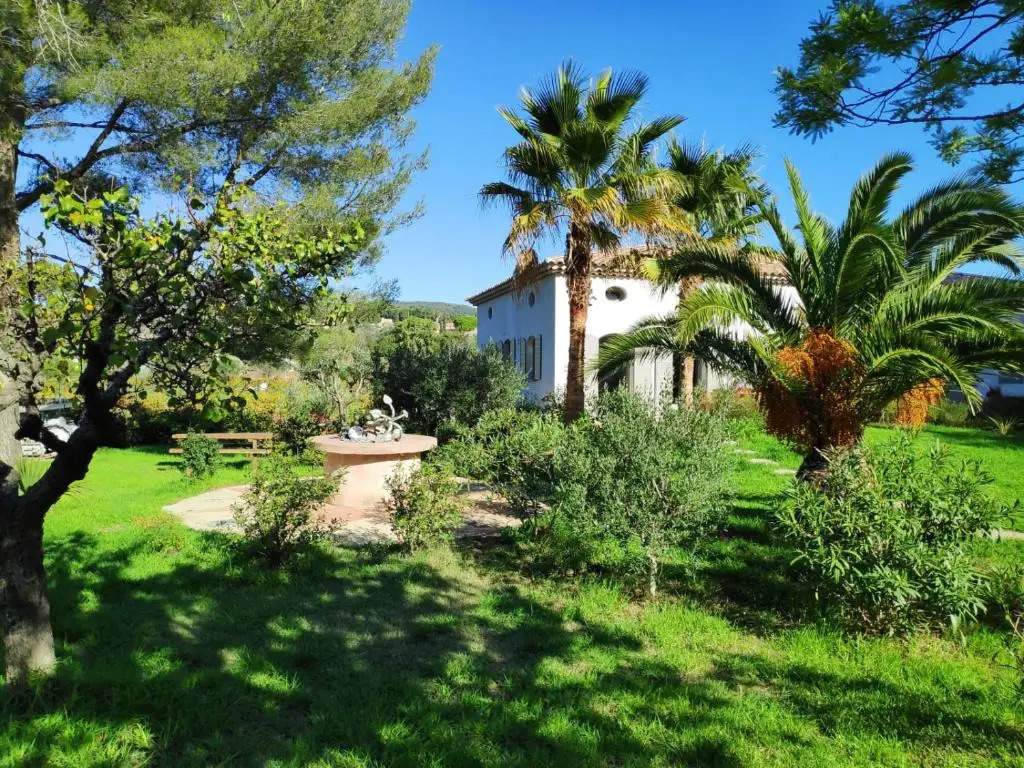 Maison neuve + piscine dans parc arboré proche mer