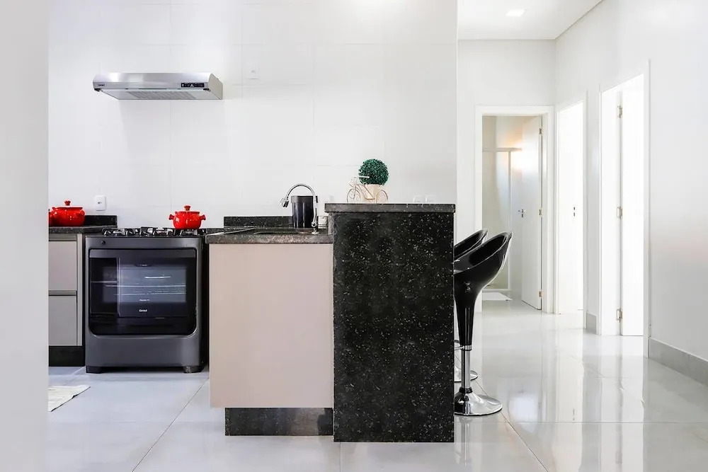 Casa Moderna em Condomínio de Canasvierias