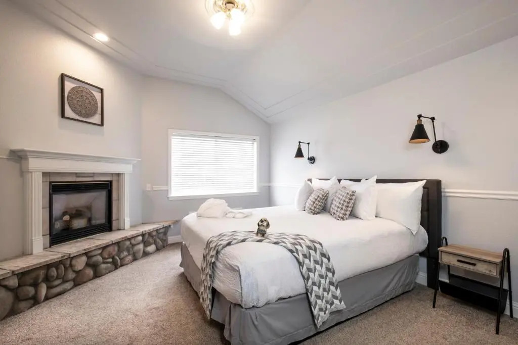 Hounds Tooth Inn