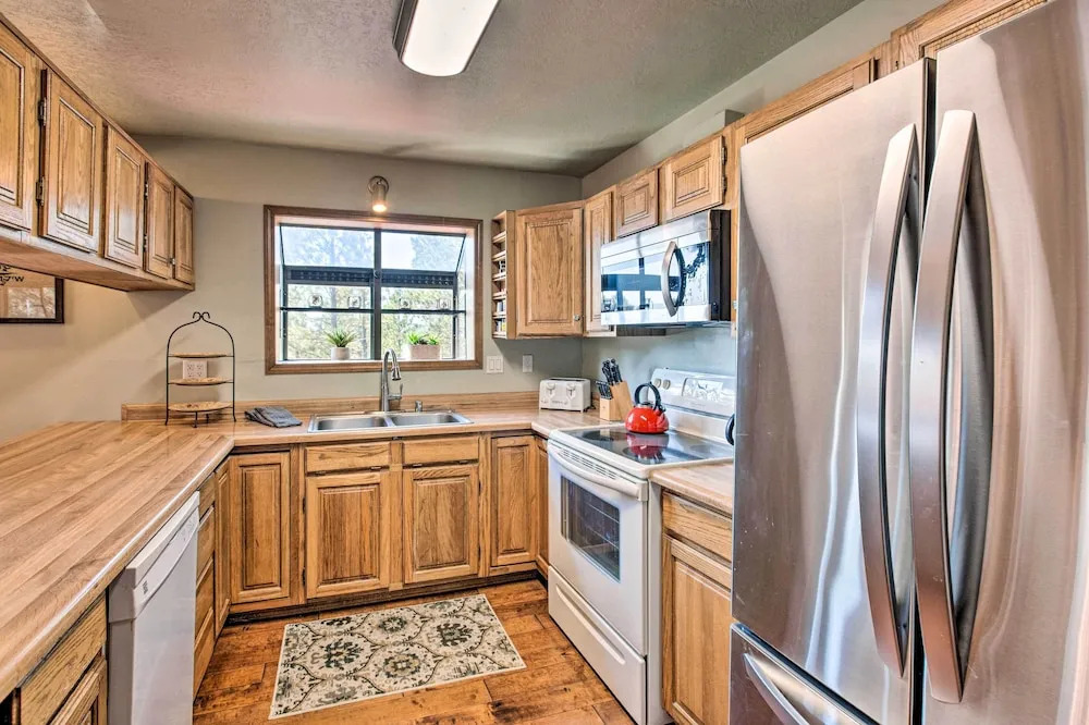 Hot Tub, Game Room: Spacious Angel Fire Retreat!