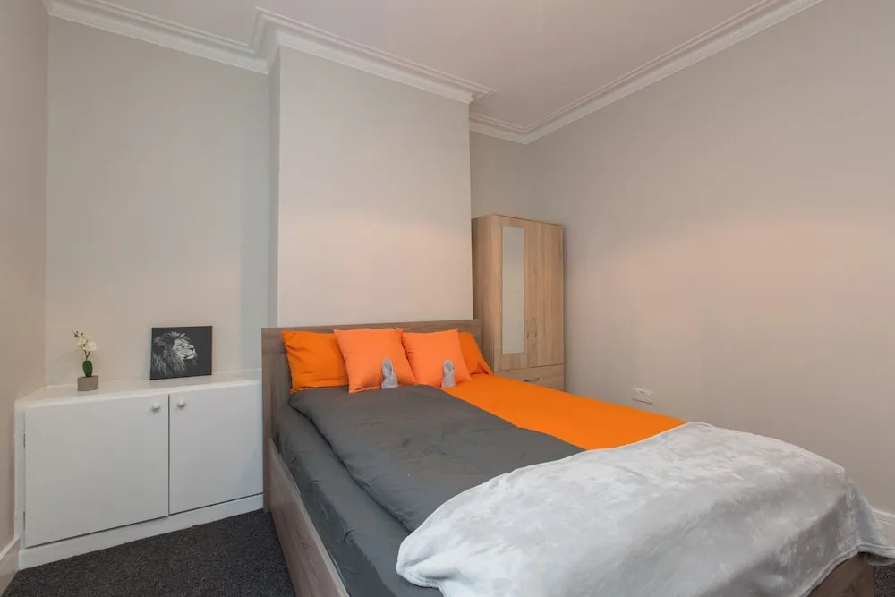 Townhouse @ 66 Rose Street Stoke