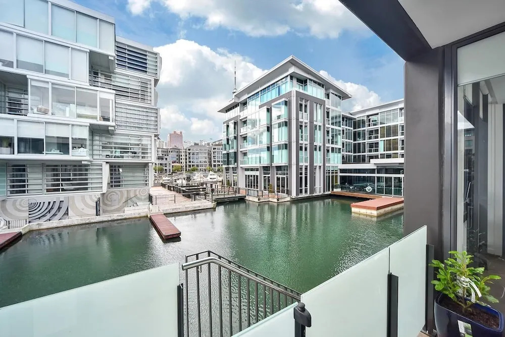 QV Central Harbour Apartment - 684