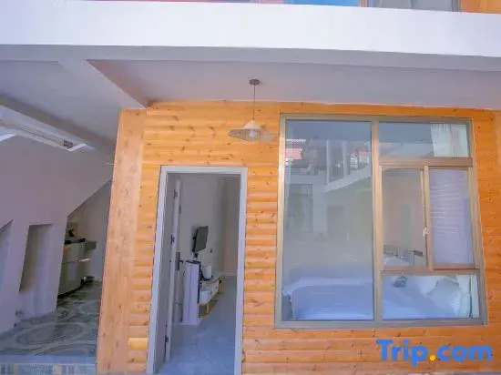 Lugu Lake Shanshuijian · Lake View Homestay (Dazu Pier)