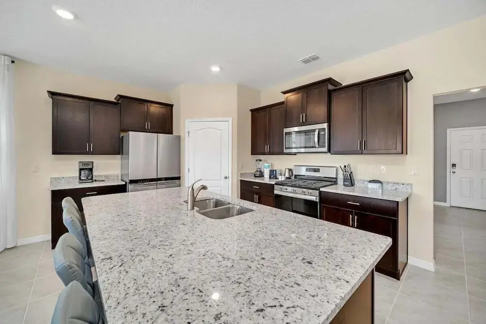 7551ol · Brand New 7 Bed Villa With Pool & Spa Near Disney