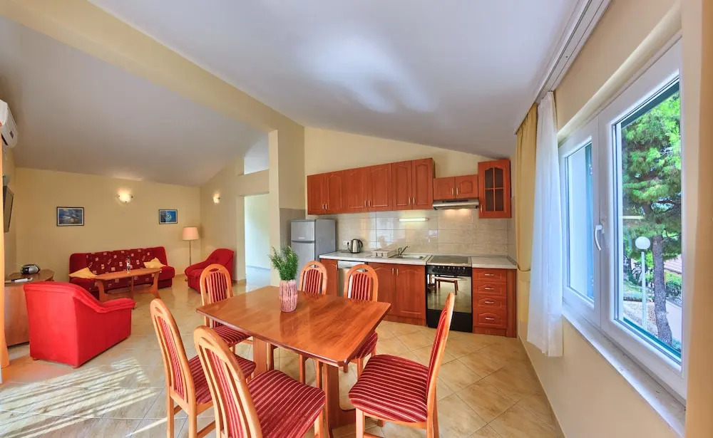 APARTMANI-RUZMARIN