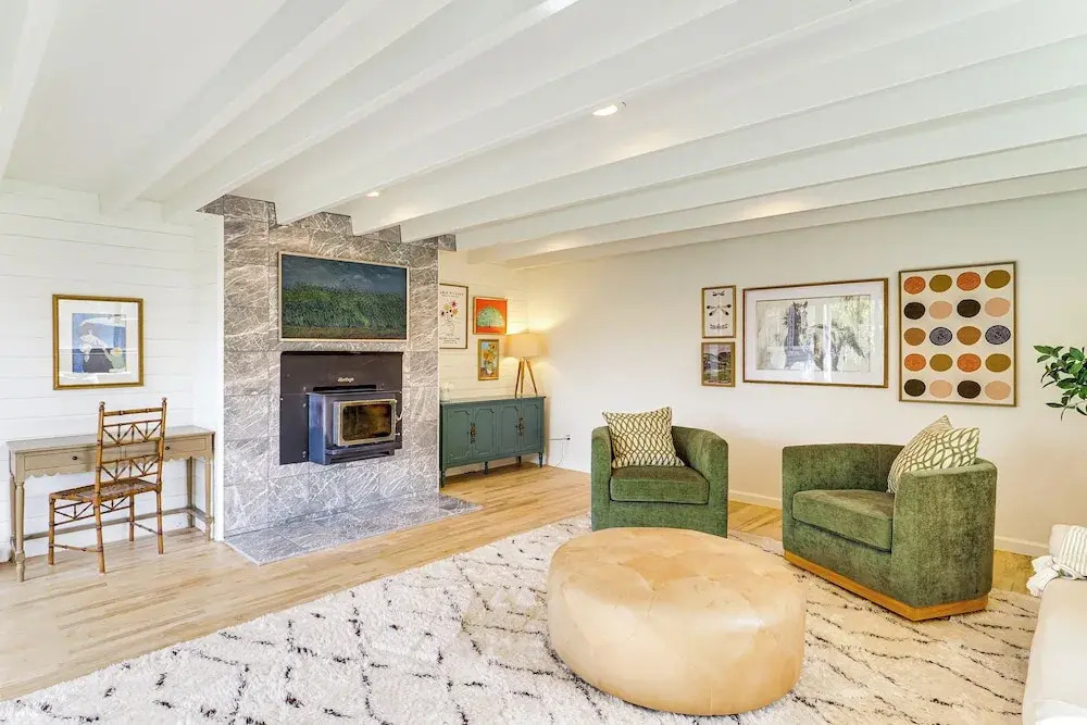 5 Mi to Hogle Zoo: Modern Retreat w/ Spacious Yard