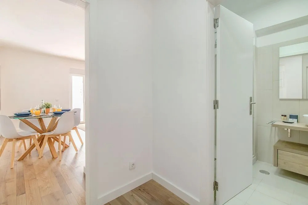 Lisbon Stay at Santo António Flat