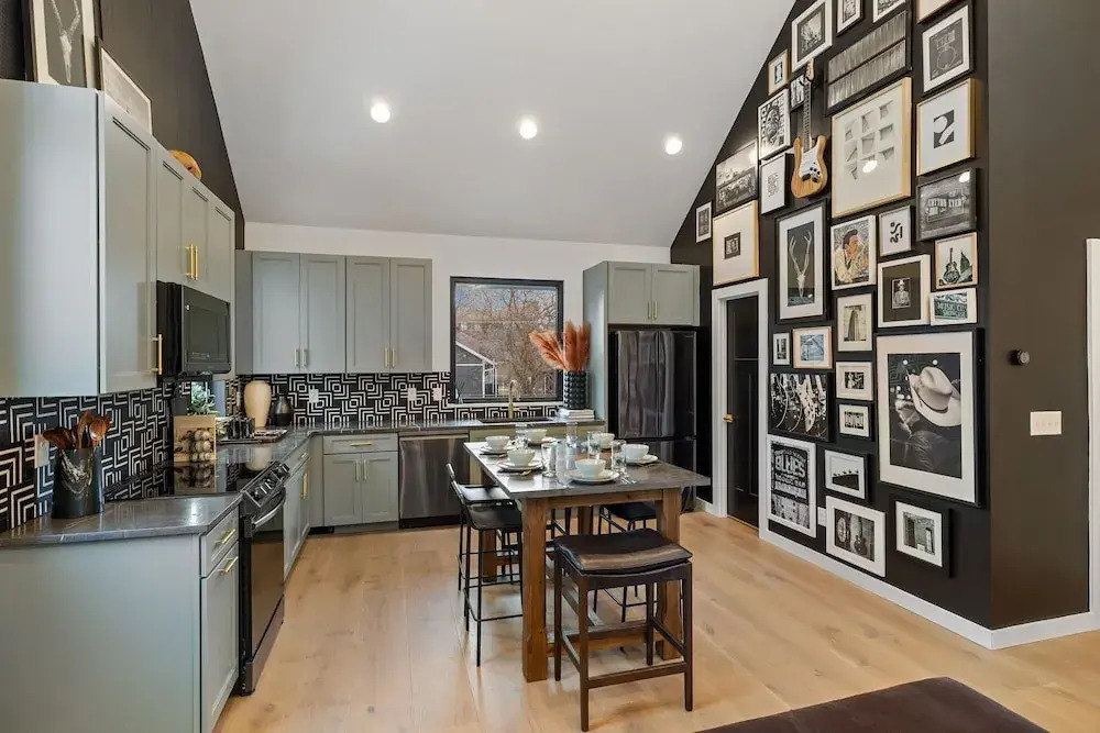Modern Cowboy - Private Balcony - Mins To Broadway