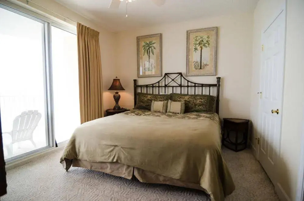 Twin Palms 904