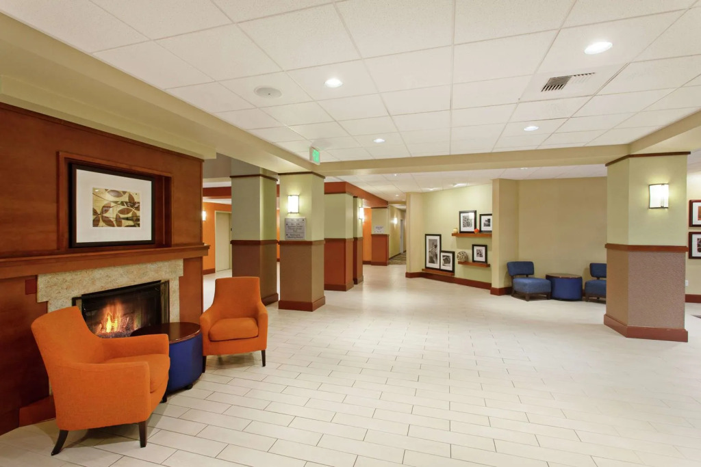 Hampton Inn and Suites Seattle - Airport / 28th Avenue